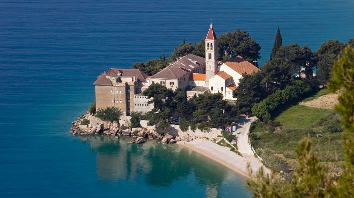 Dominican-Monastery-in-Bol