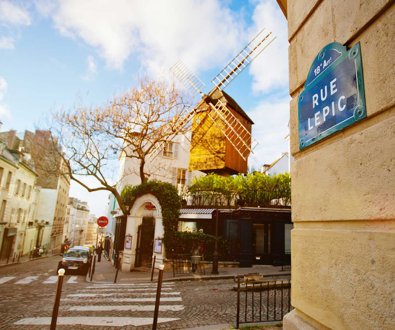 rue-lepic-montmatre-istock-anouchka