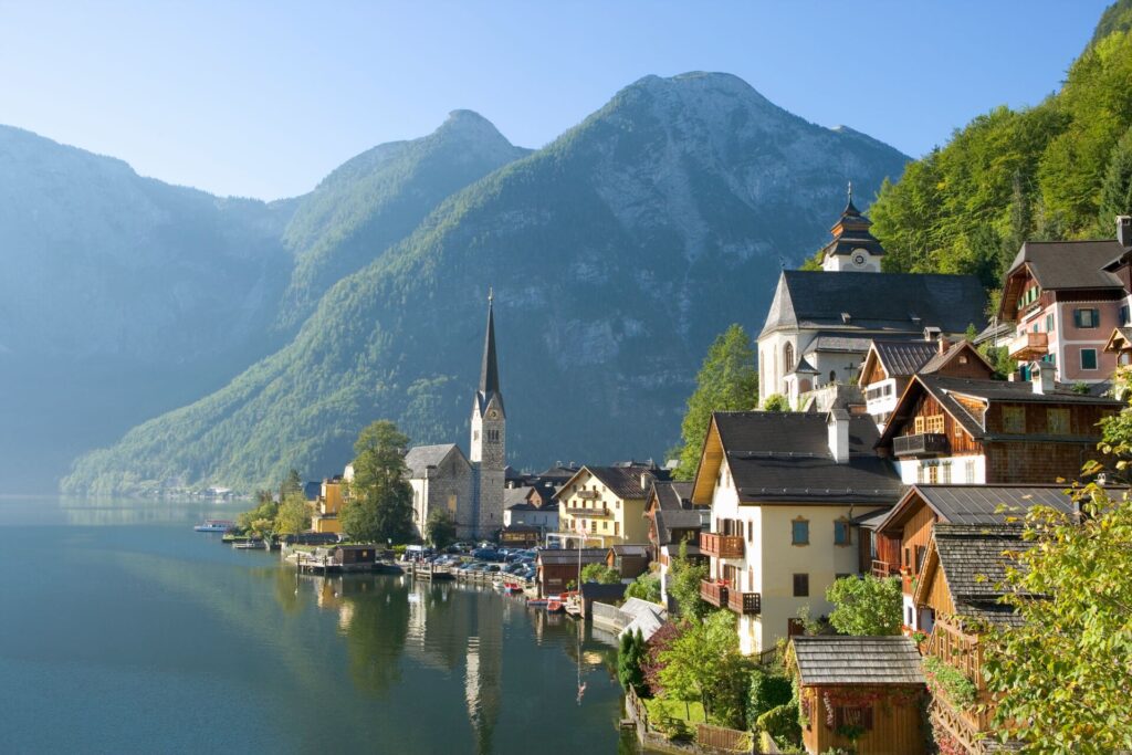 Traditional housefronts on a beautiful lake in Hallstatt, Austria