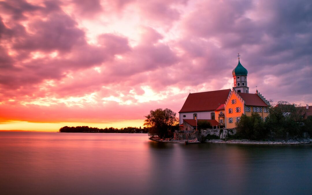 Lake Lure: A Local’s Guide to Life on Switzerland’s Lakes 