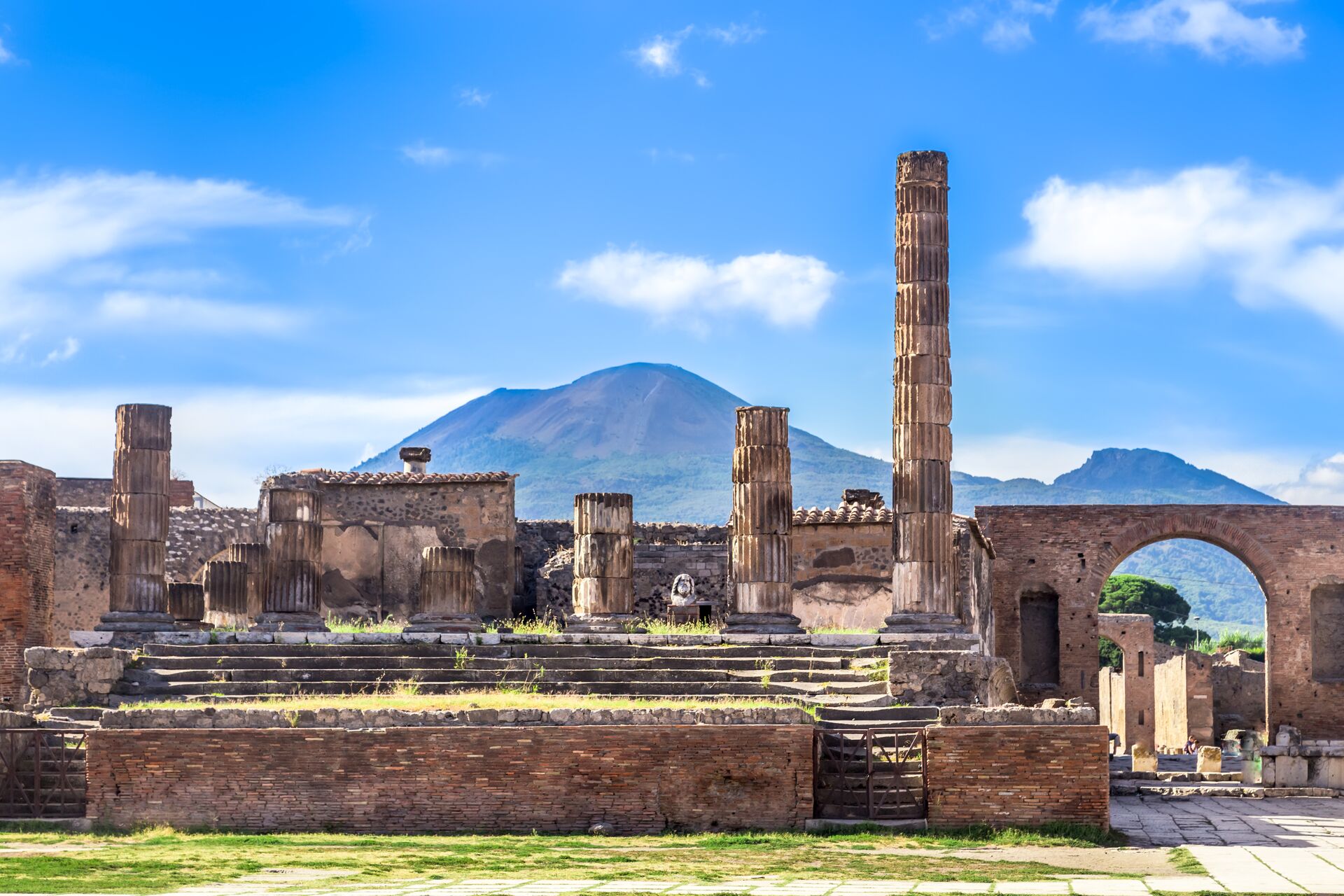 How Expert Vincenzo Brings the Hidden History of Pompeii to Life