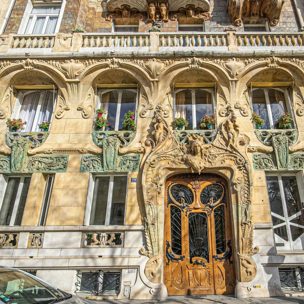 Lavirotte building in paris