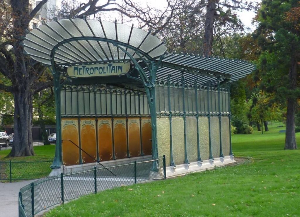 porte dauphine metro station