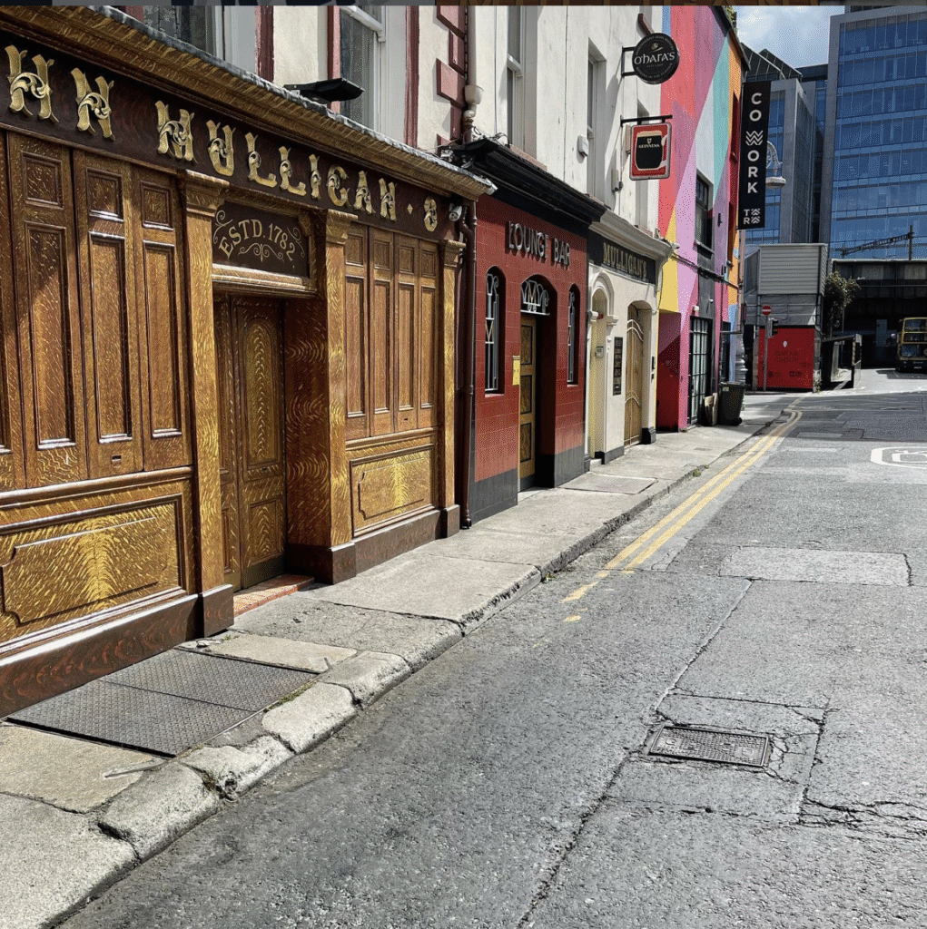 Mulligans in Dublin front facade