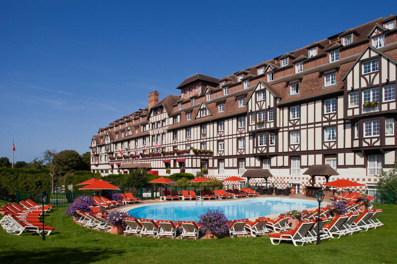 Hotel Barriere L Hotel Du Golf Deauville France Exterior Pool