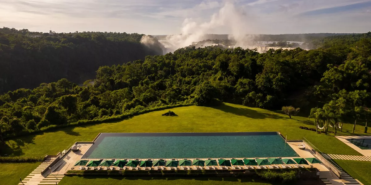 Large Gran Melia Hotel Iguazzu Infinity Pool 03 (1)