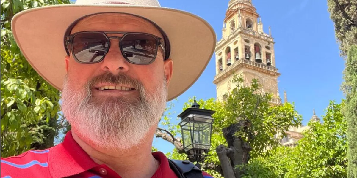 Medium Travel Director Bradley