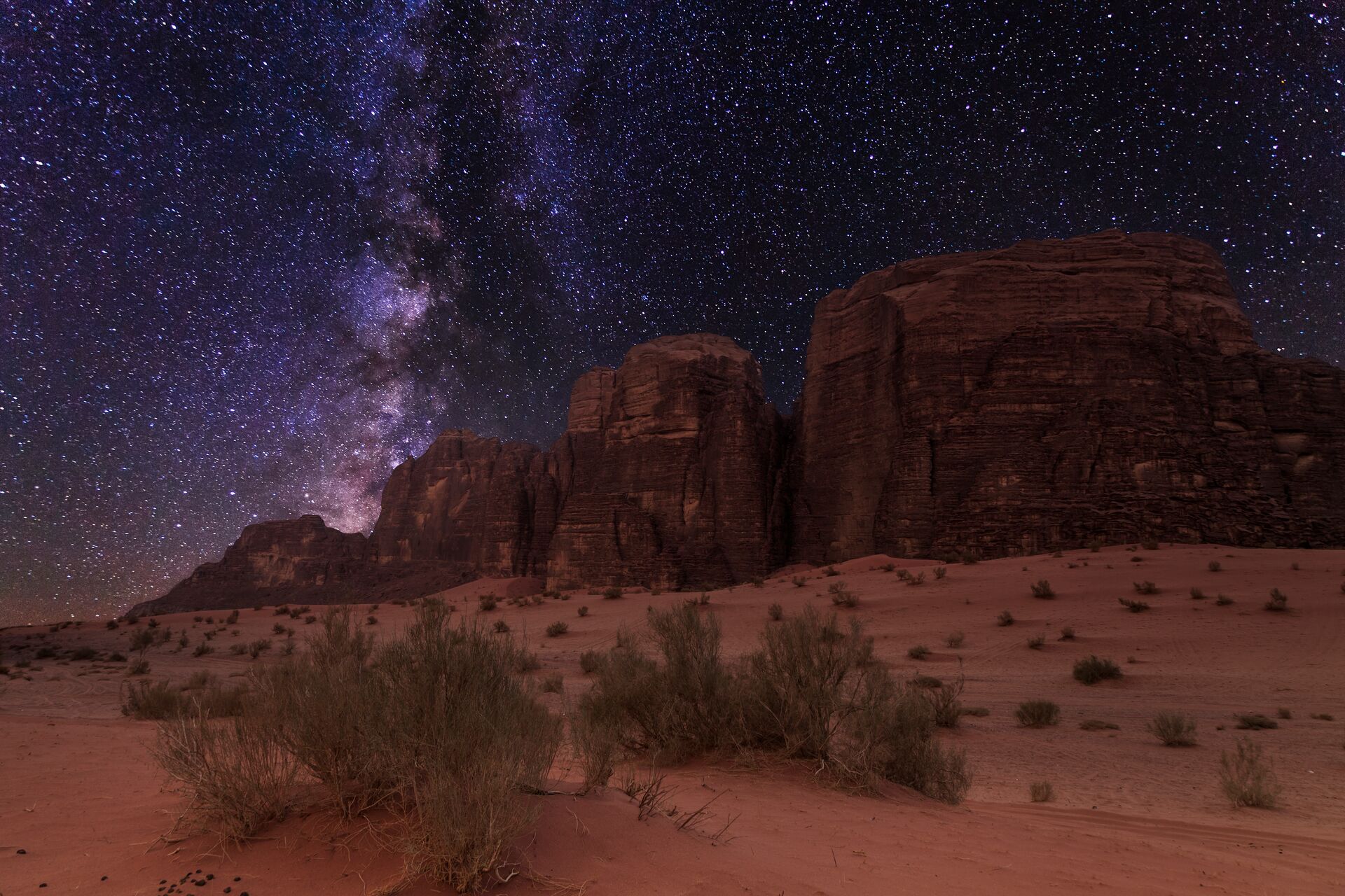 Clear night sky in Wadi Rum, Jordan