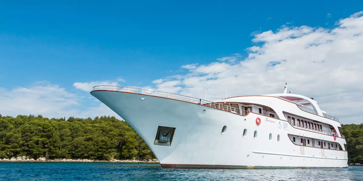 Large MV Futura Croatia 3