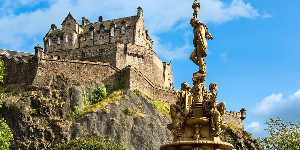 Edinburgh Castle And The Ross Fountain 513222007