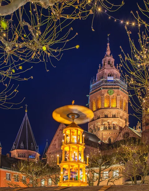 Large The Cathedral Of Mainz During Christmas Season 844547460