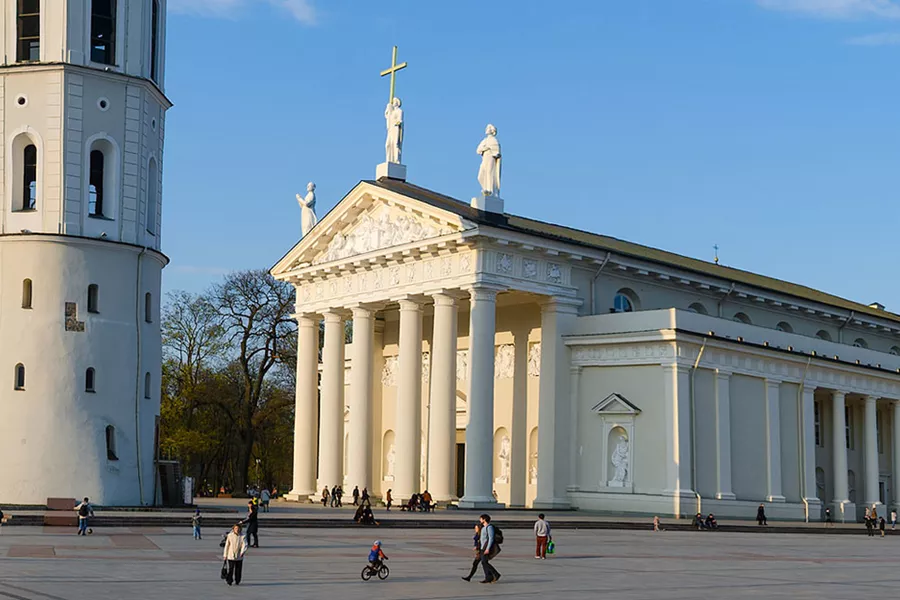 Lithuania Guided Tours and Travel Guide