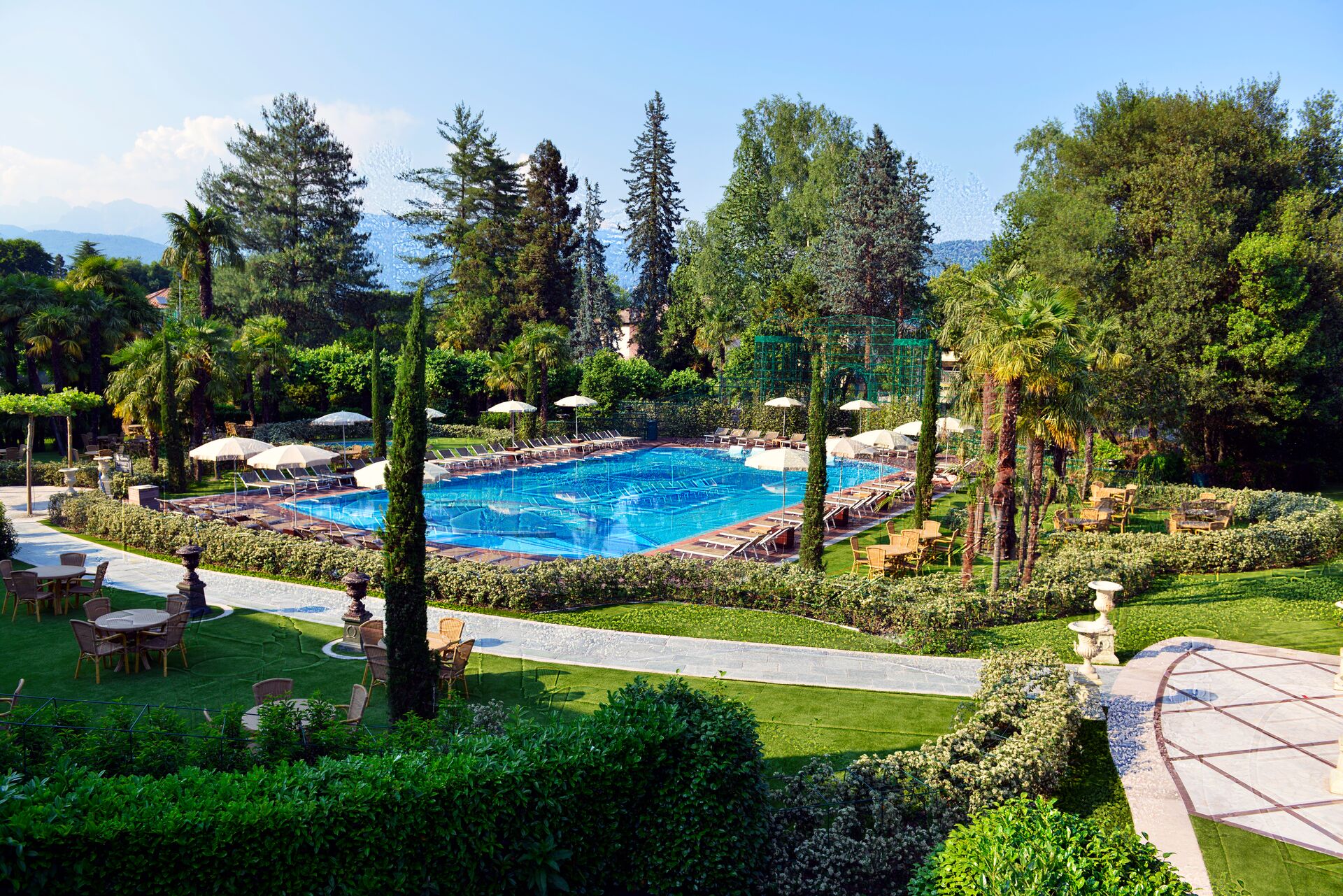 The pool at Hotel Simplon Baveno in Italy
