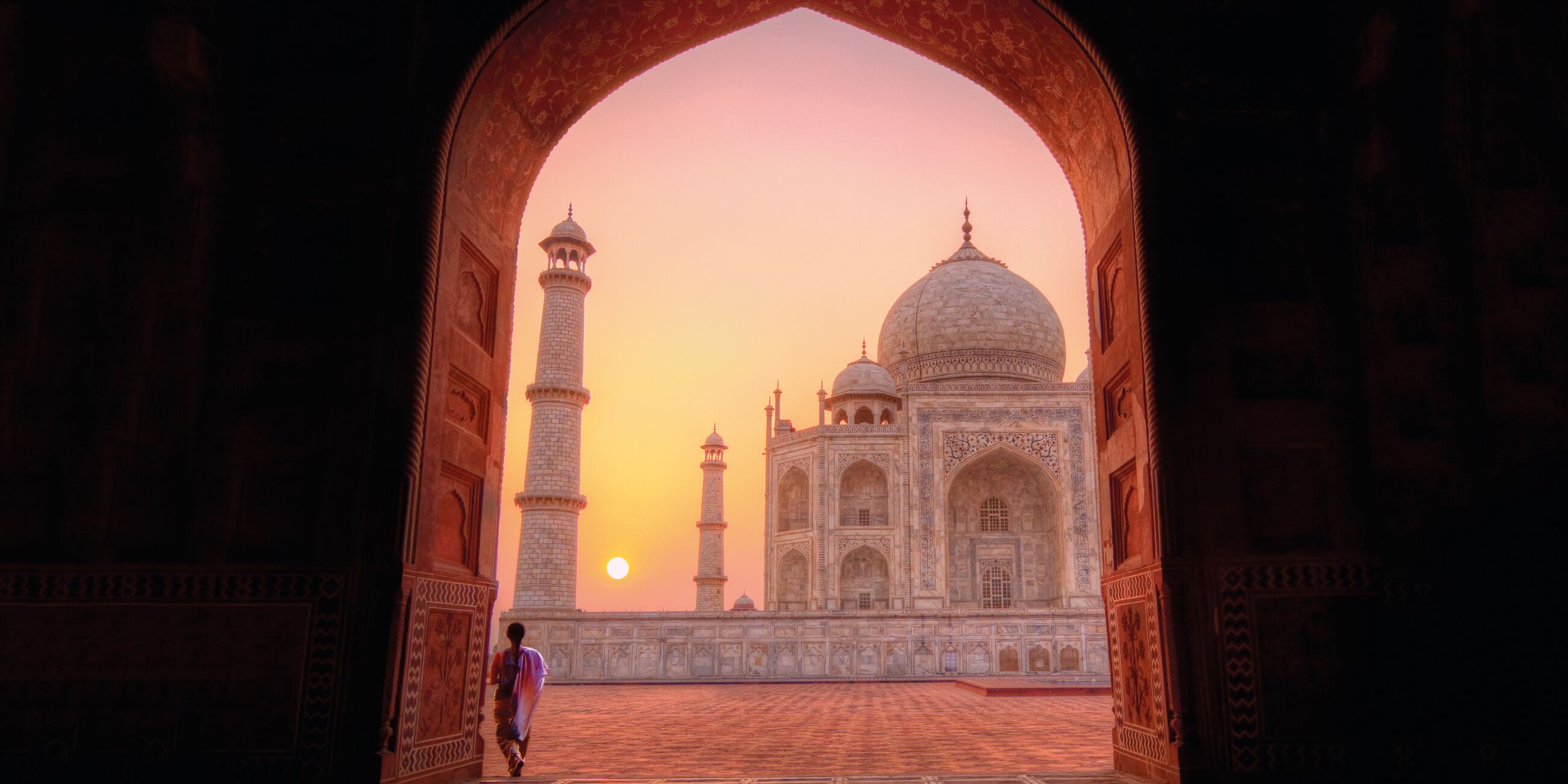 Website Banner Mesmerized By Beauty 512954411