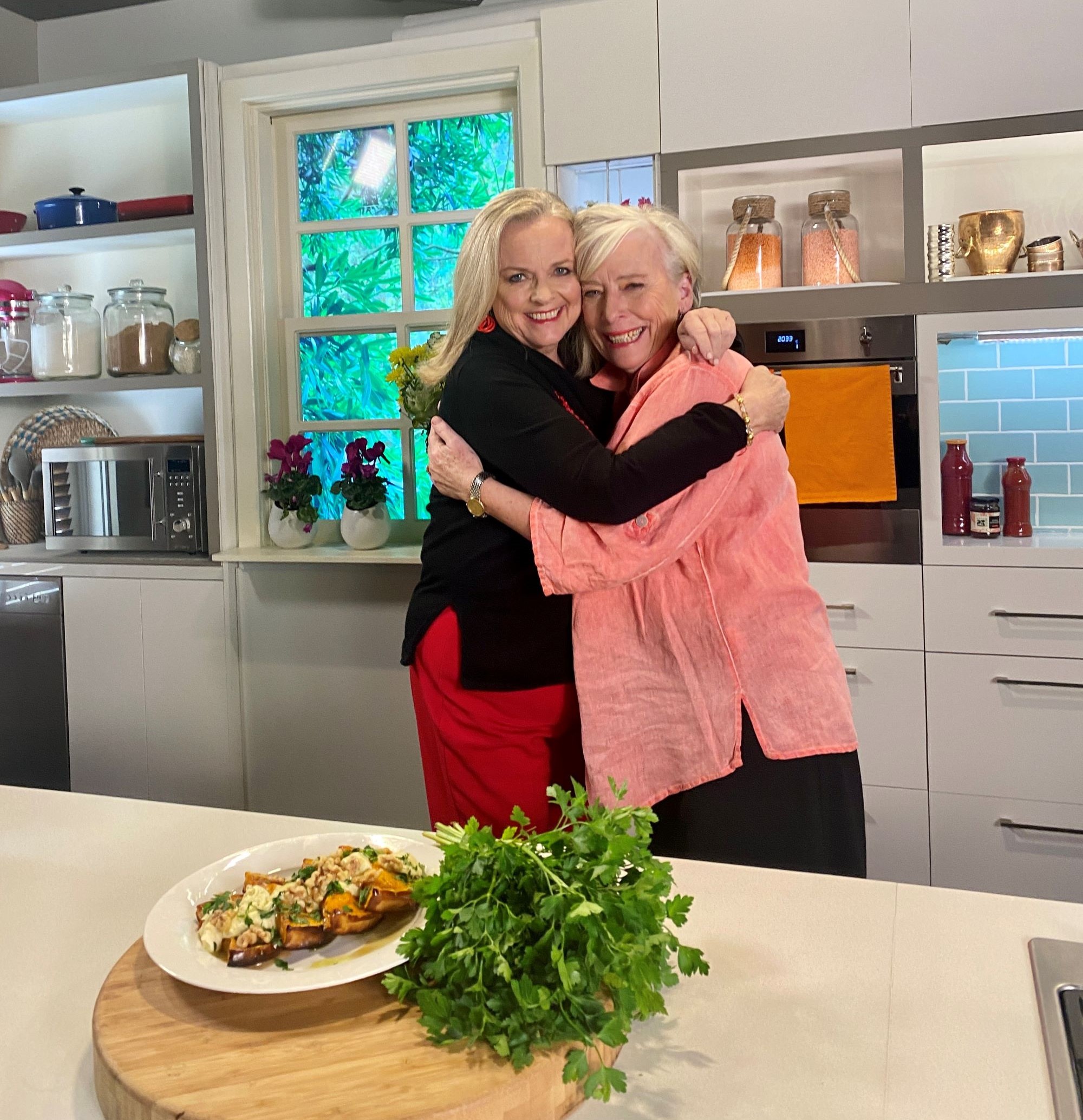 Lyndey Milan and Maggie Beer in the kitchen