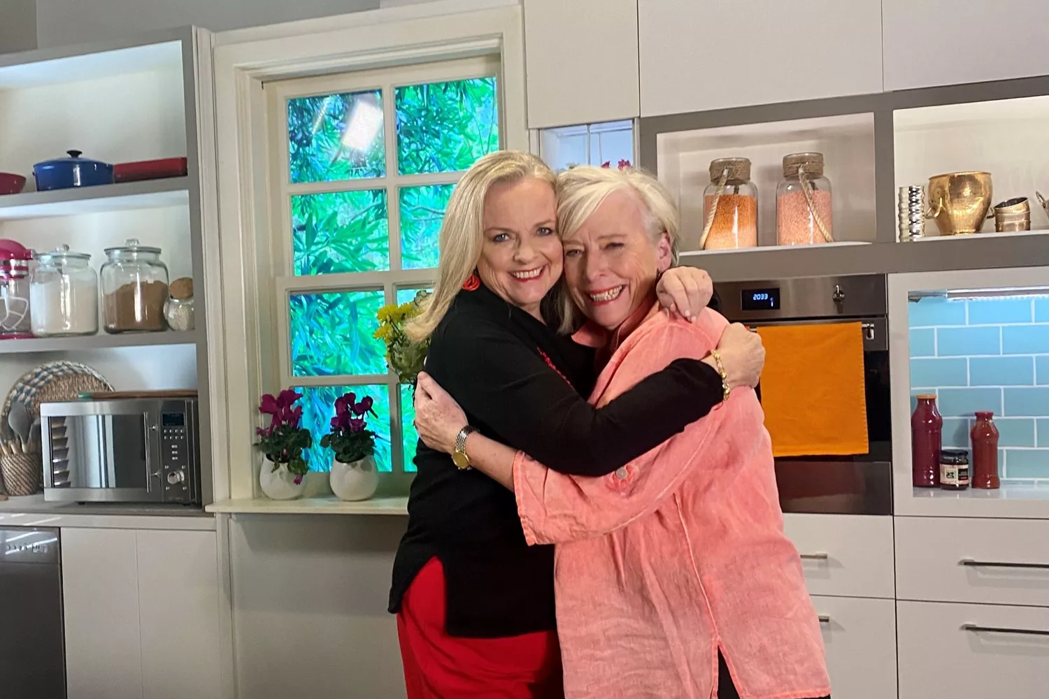 Lyndey Milan and Maggie Beer in the kitchen