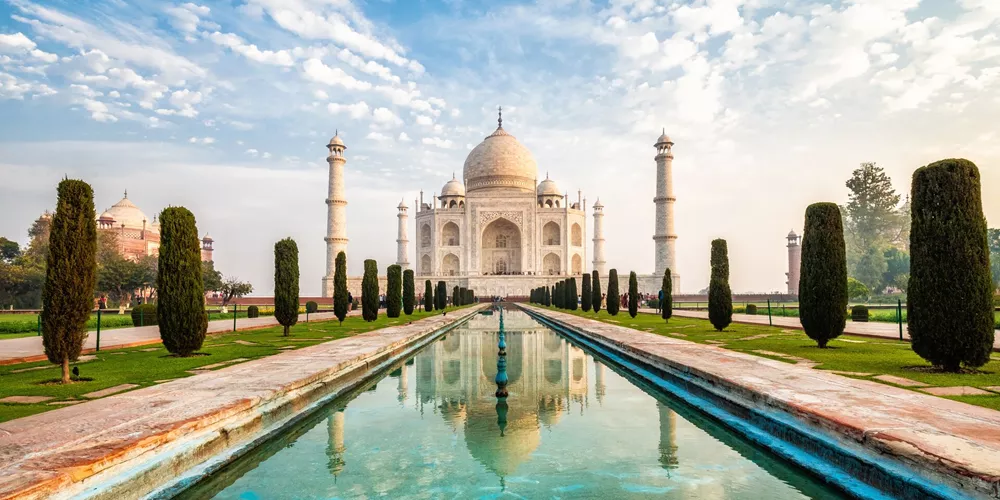 Taj Majal at sunrise in Agra, India