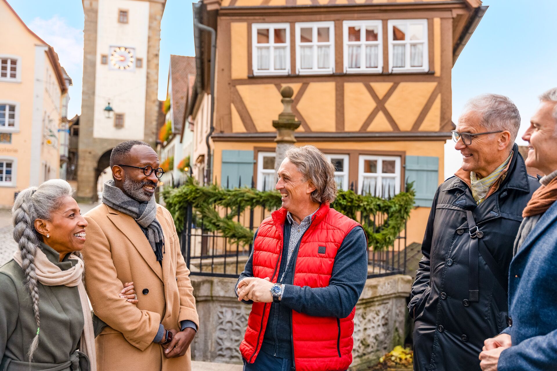 Large Guests Exploring Rothenburg Ob Der Tauber (5)