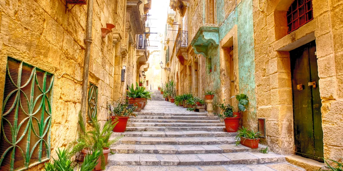 Beautiful street in M'dina, Malta