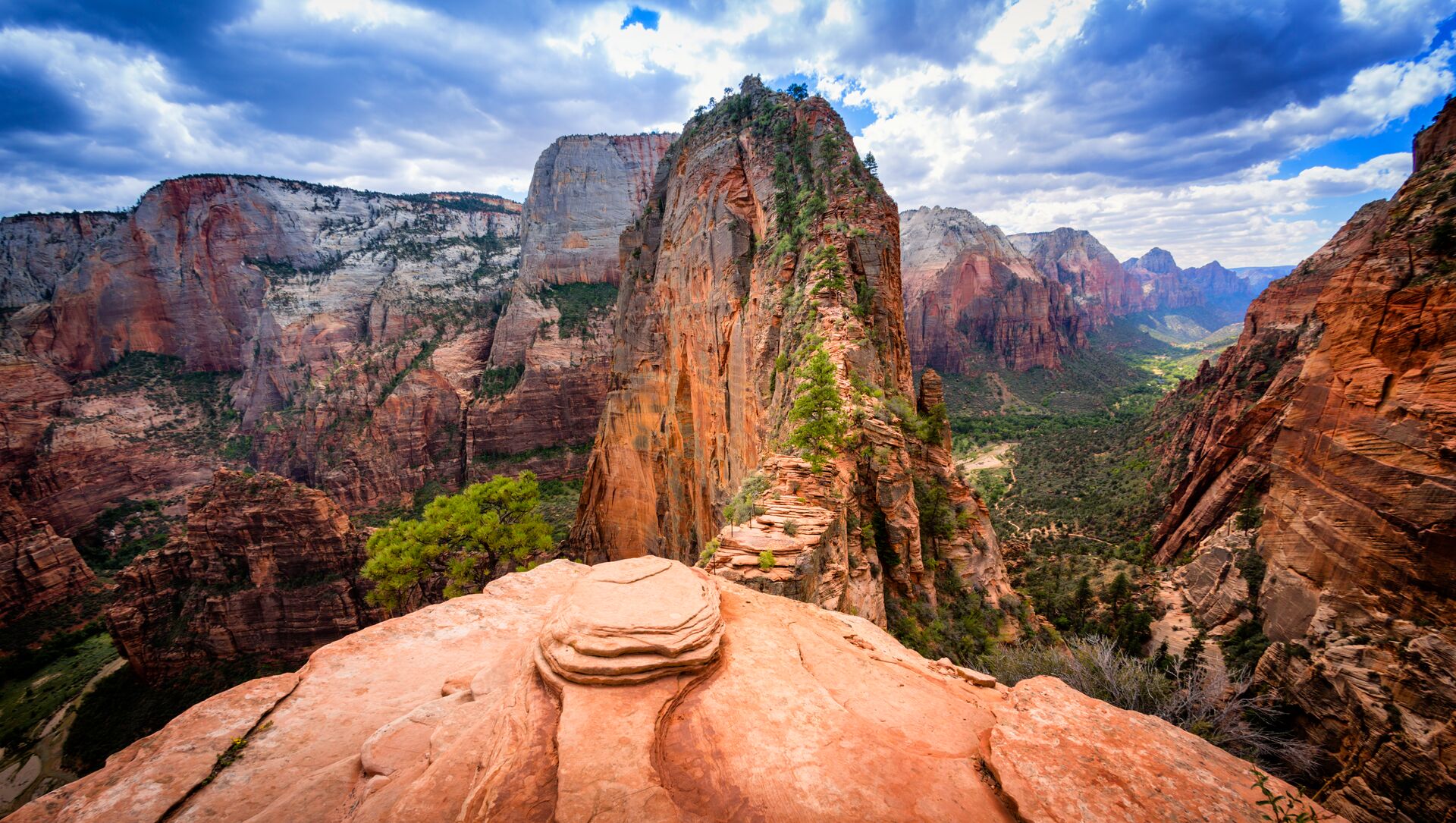 Angels Landing in Zion National Park, Utah, USA