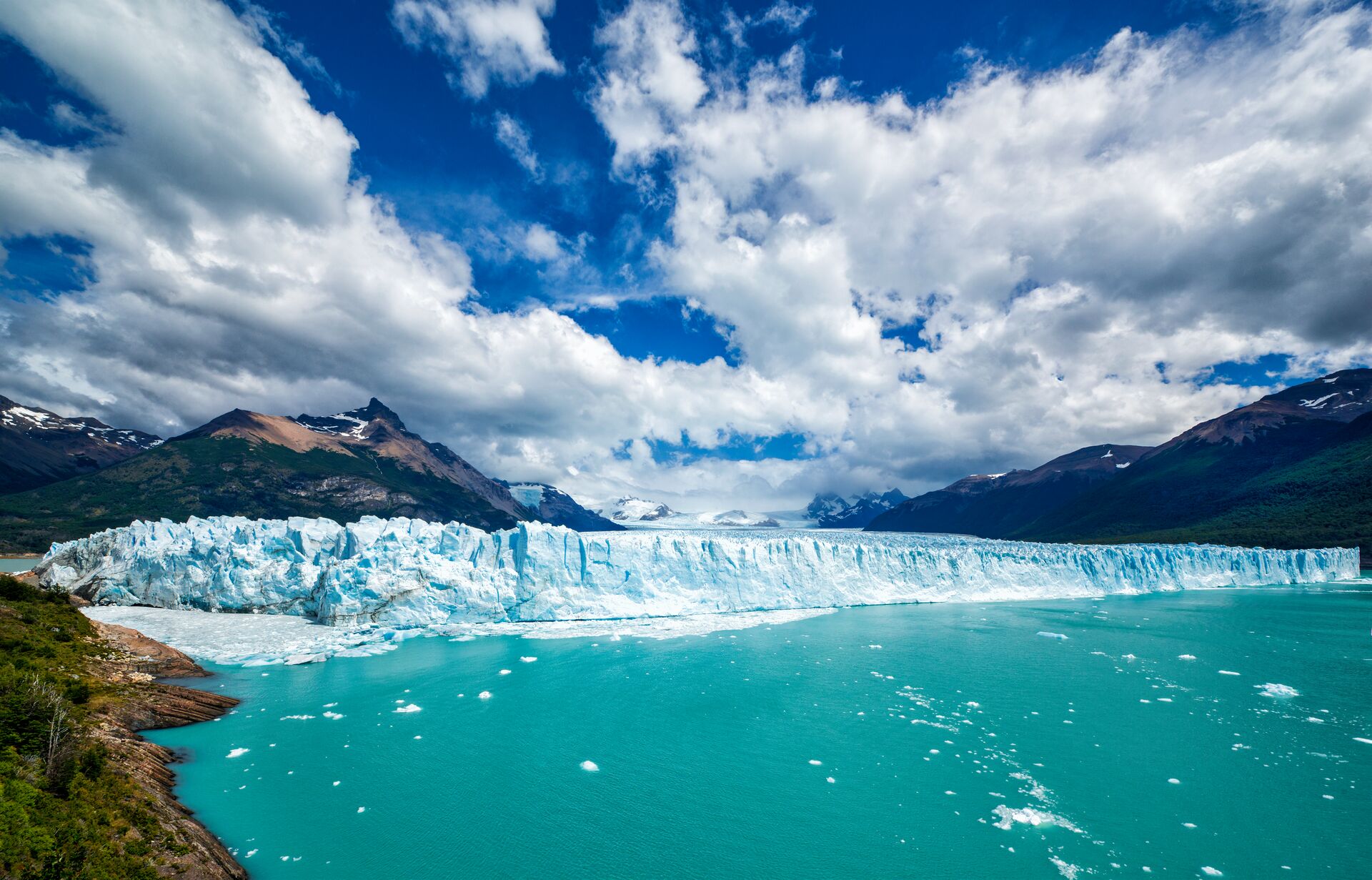Large Famous Perito Moreno Glacier In Patagonia, Argentina 919369210