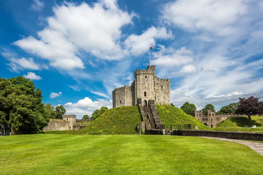 Wales Guided Tours and Travel Guide