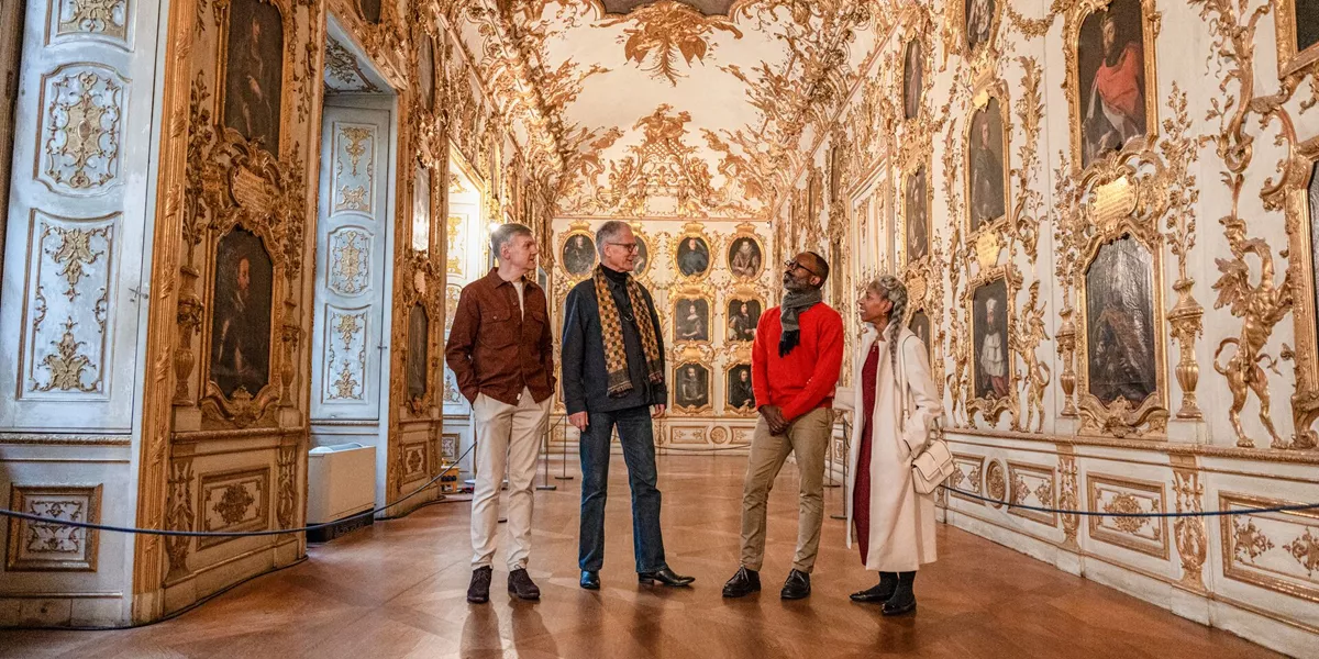 Large Guests Exploring Munich Residence (4)
