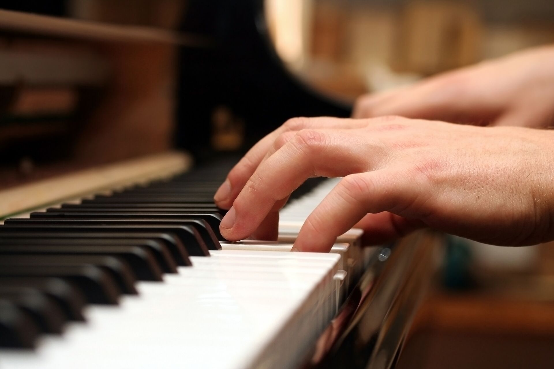 Person playing the piano