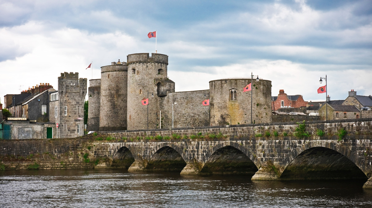 Limerick_Medieval-Ireland-King-John-Castle_©-Engamon_iStock