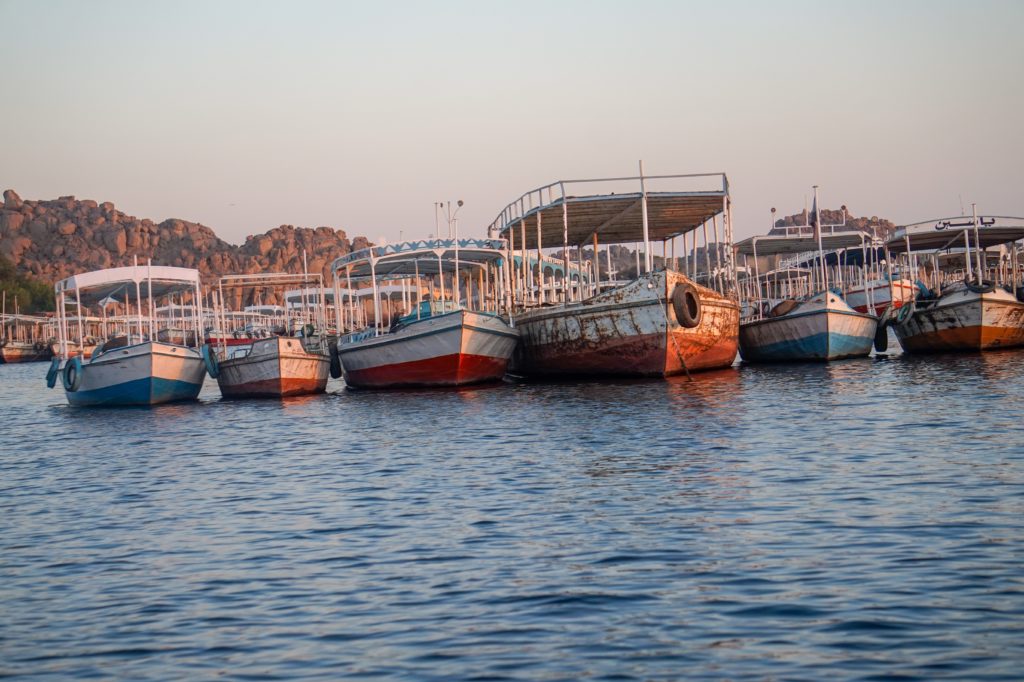 boats in water at daytime