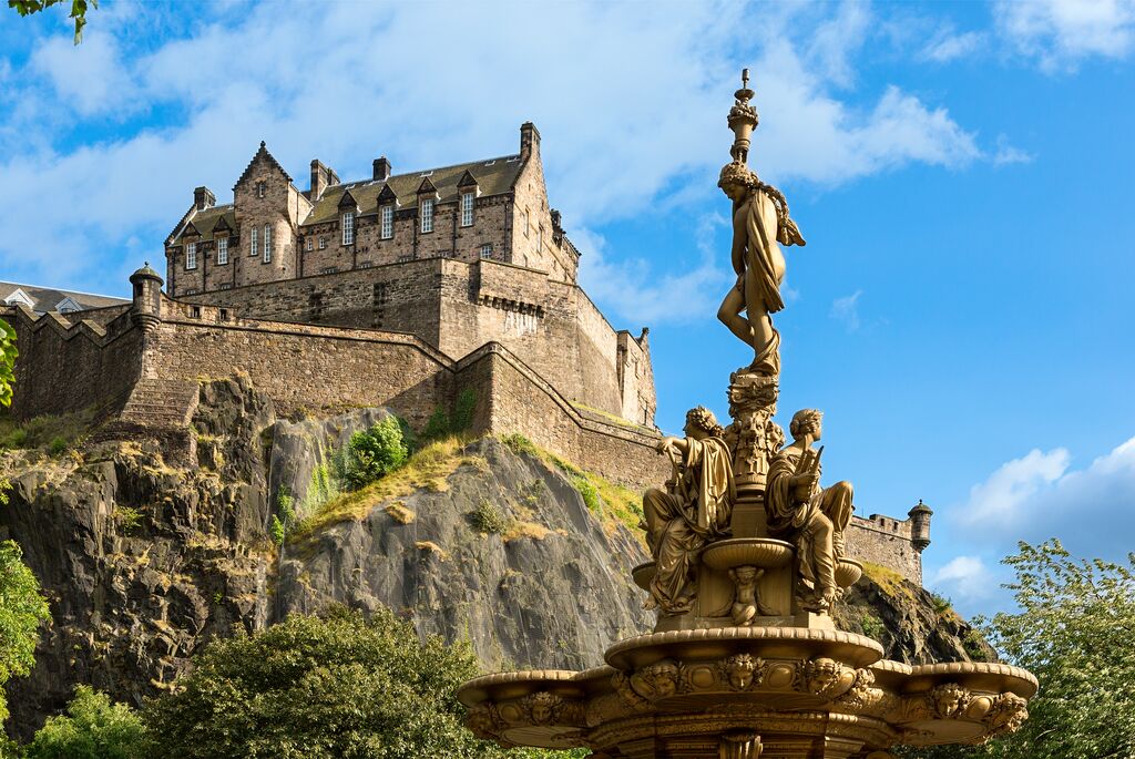 View of Edinburgh Castle on a sunny day