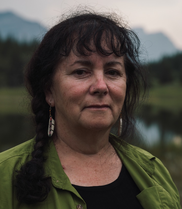 Headshot of Brenda, a First Nations Cree Iroquois traditional knowledge keeper