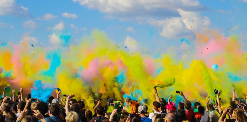 Music festival in Peru with paint bombs