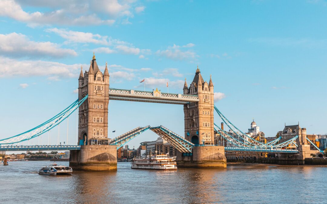19 British Phrases You Need to Know Before You Visit